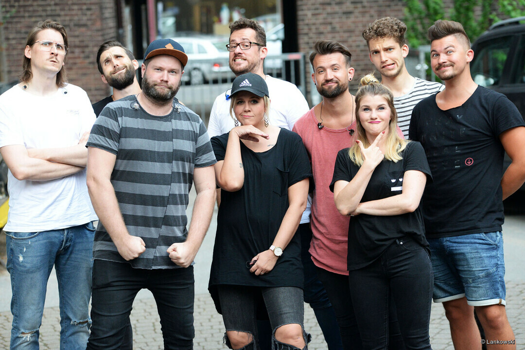 Die Mitglieder der Outbreakband posieren vor ihrem Auftritt bei der CREDO-Convention. 