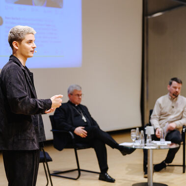 ZUSAMMEN:HALT im Netz