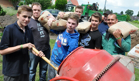 Pläne schmieden, Sponsoren suchen und Arbeit starten